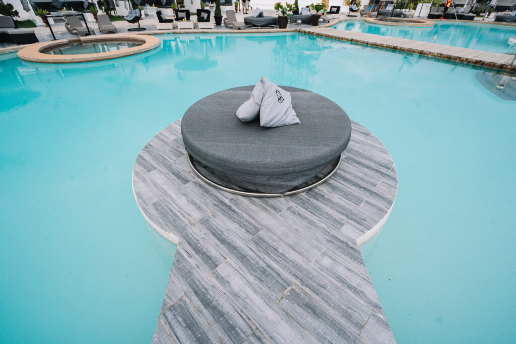 Pool side round bed